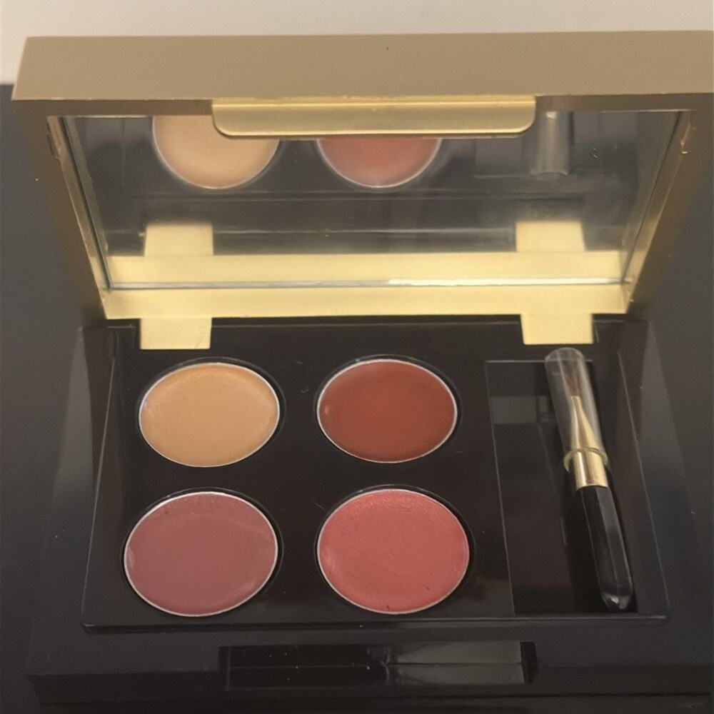 Elizabeth Arden Lipstick - 4 shades/brush